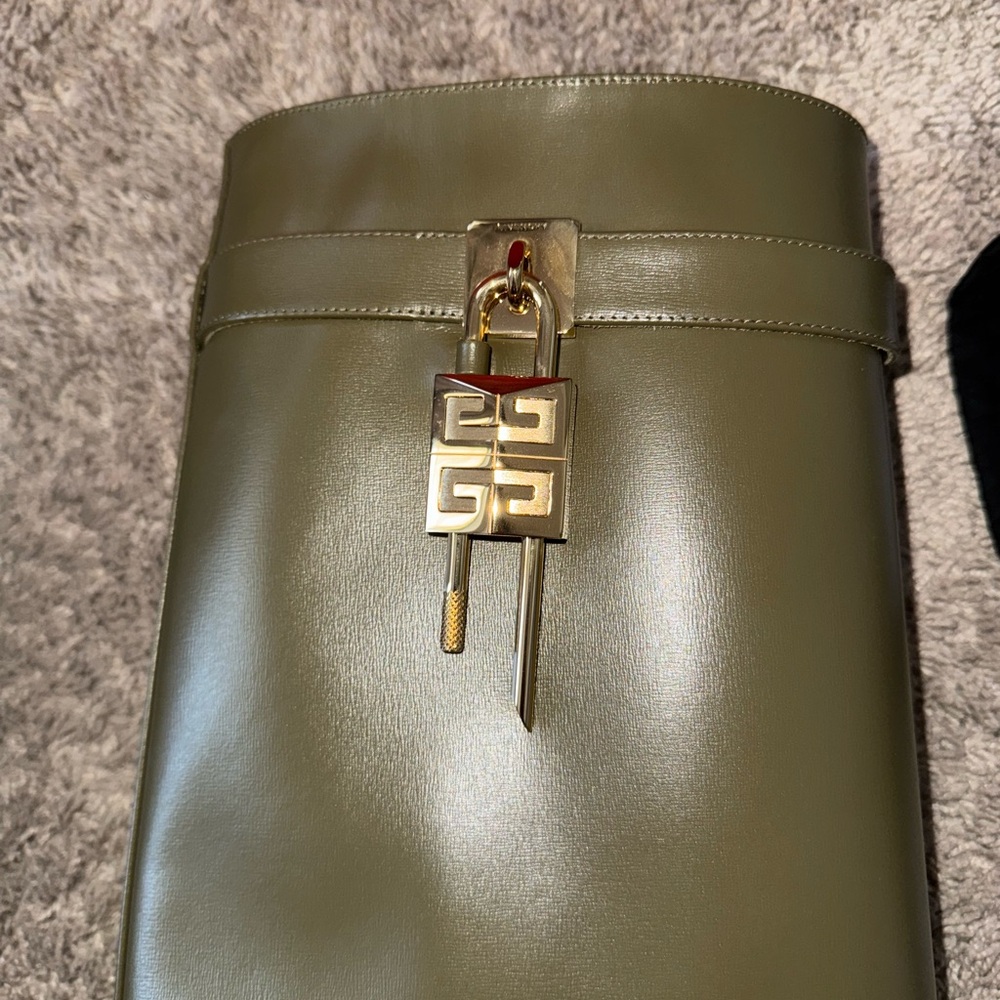 Givenchy Shark Boots Olive Green - Picture 5 of 10